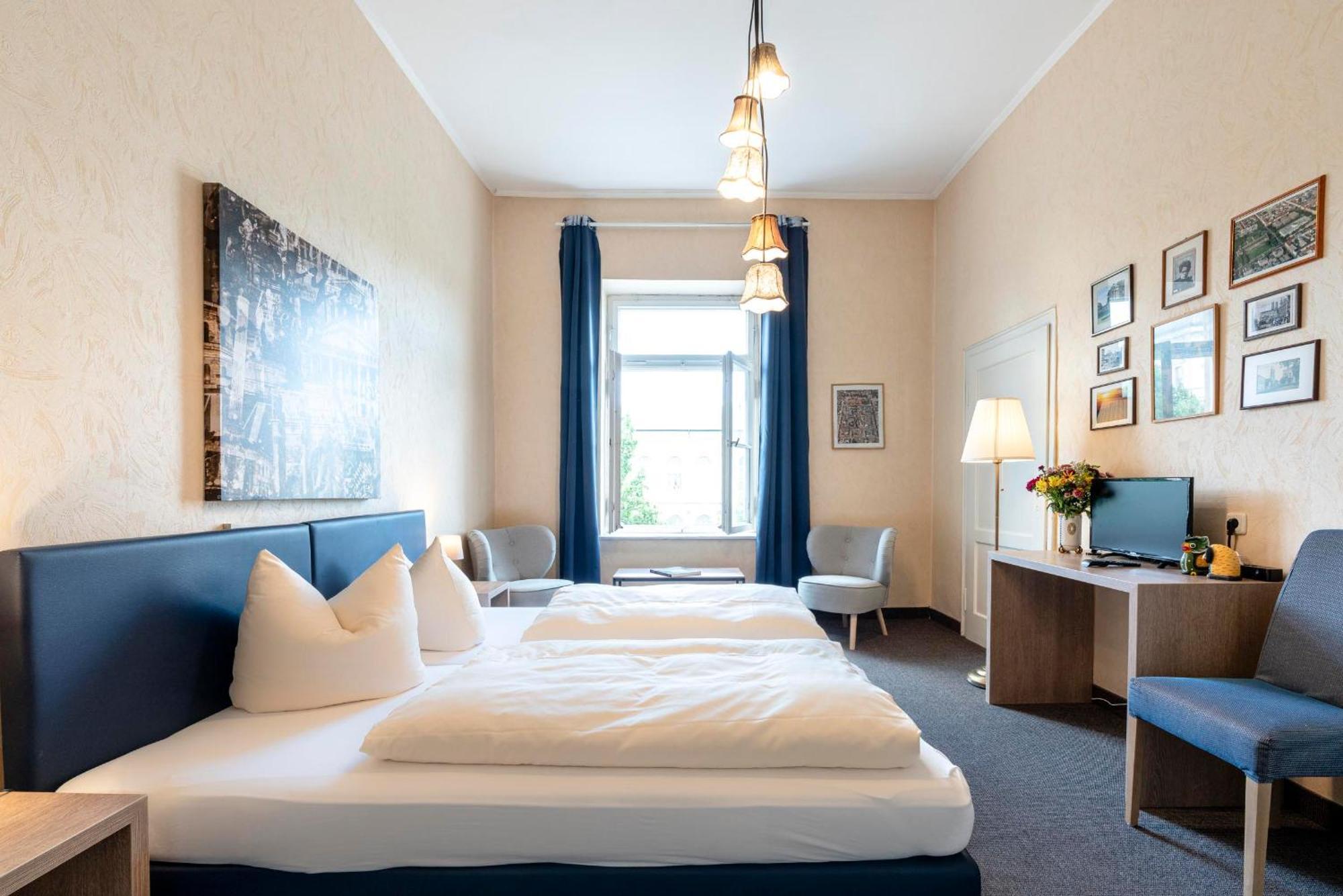 Hotel-Pension Am Siegestor Munich Luaran gambar